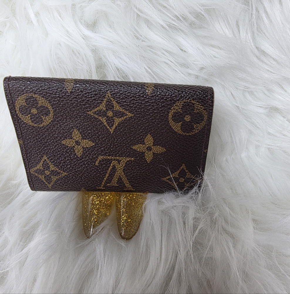 Louis Vuitton Monogram Keyholder - Picture 8 of 8